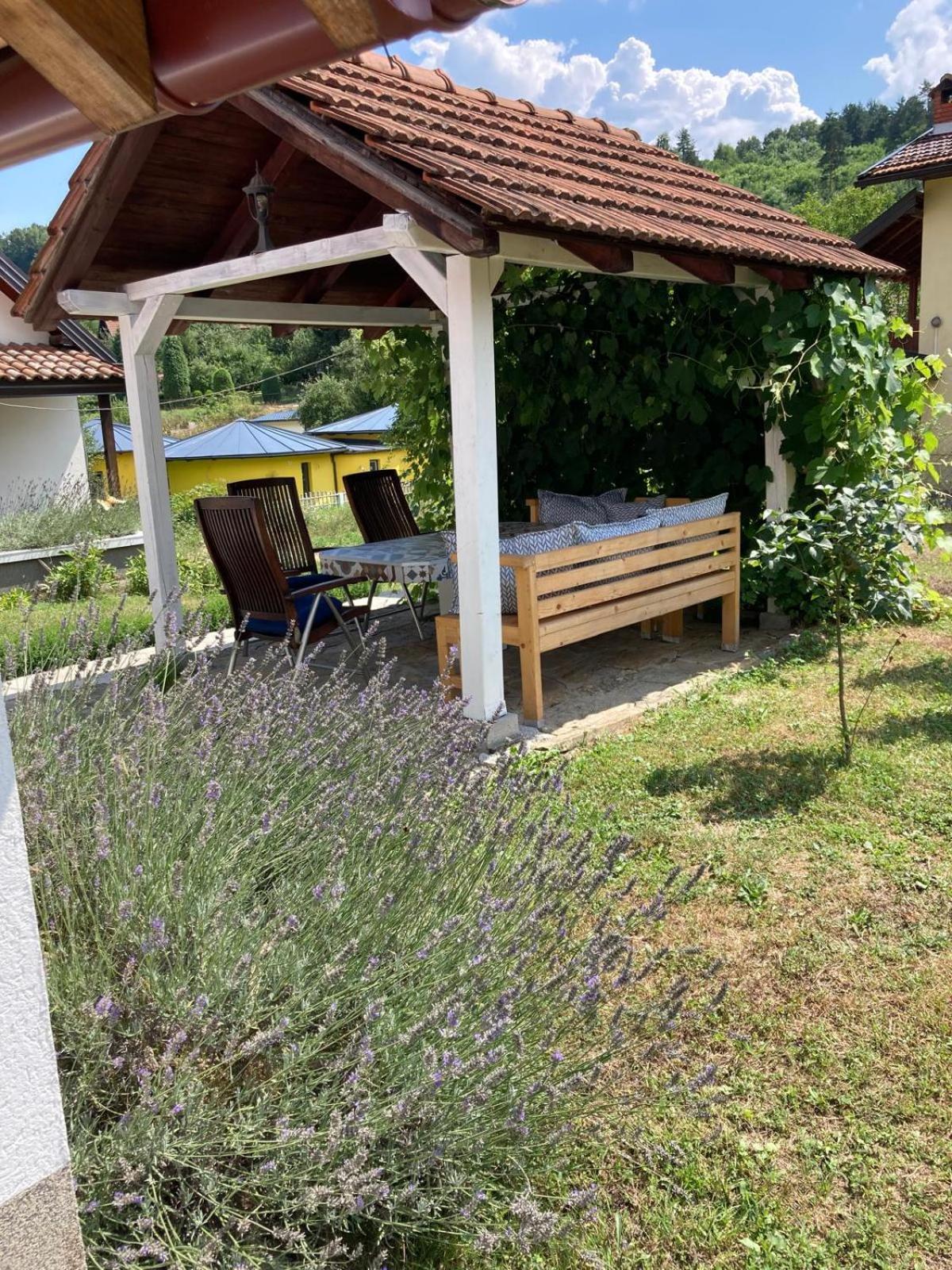 Holiday Home Tunnel Ravne Visoko Exterior foto